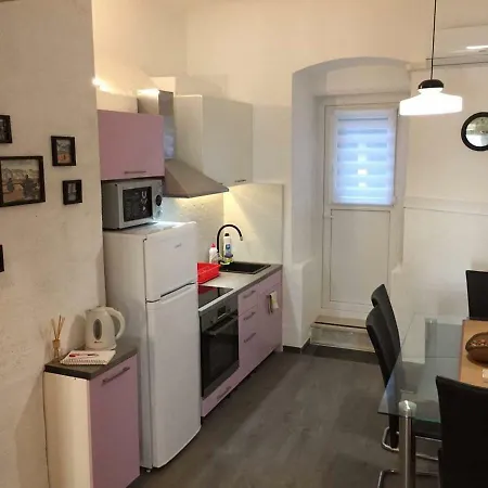 Apartment Max 4 Stars Rijeka Exterior photo